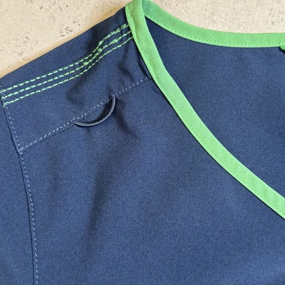 Carhartt Women’s Rugged Flex Scrubs Set Navy Top Small C12510 & Pants C52510 XS - Picture 6 of 13